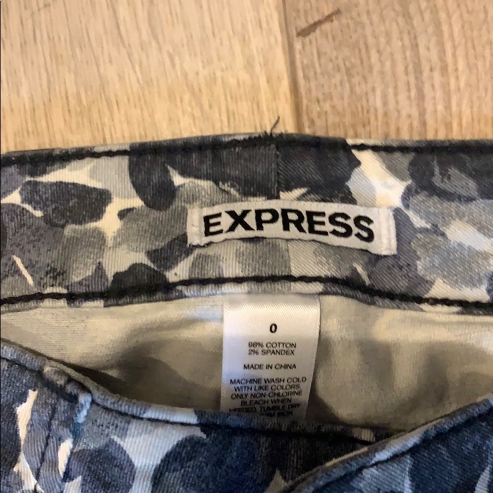 Express Jeans - Picture 2 of 2